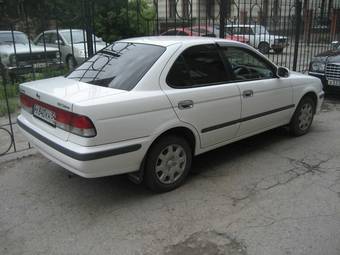 2001 Nissan Sunny Pictures