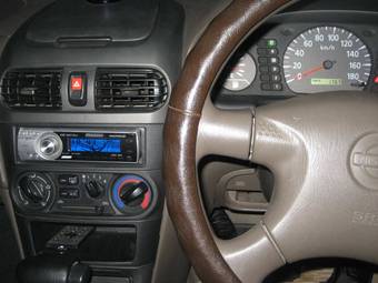 2001 Nissan Sunny Photos