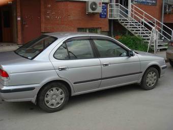 2001 Nissan Sunny Pictures