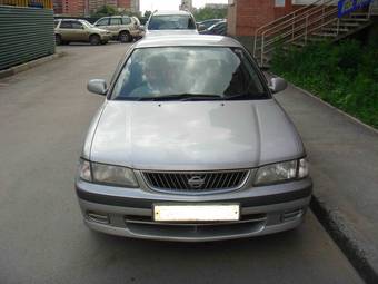 2001 Nissan Sunny Photos