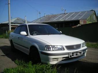 2001 Nissan Sunny Pictures