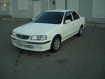 2001 Nissan Sunny Photos