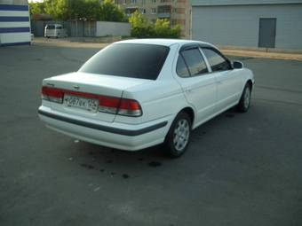 2001 Nissan Sunny Photos