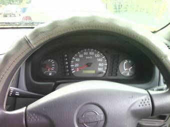 2001 Nissan Sunny Photos