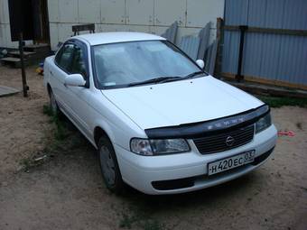 2001 Nissan Sunny Pictures