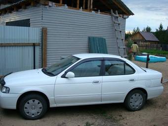 2001 Nissan Sunny Photos