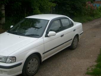 2001 Nissan Sunny Photos