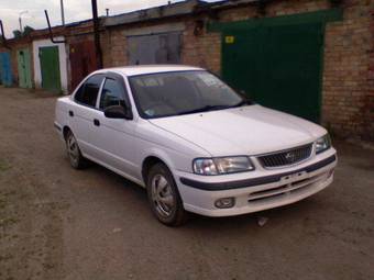 2001 Nissan Sunny Pictures