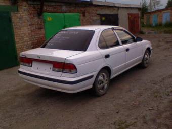 2001 Nissan Sunny Photos