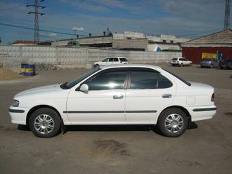 2001 Nissan Sunny Photos