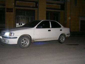 2001 Nissan Sunny Pictures