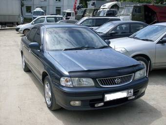 2001 Nissan Sunny Photos