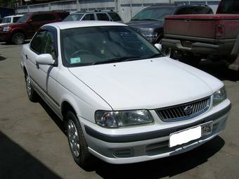 2001 Nissan Sunny Photos