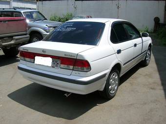 2001 Nissan Sunny Photos