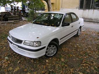 2001 Nissan Sunny Photos