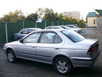 2001 Nissan Sunny Pictures