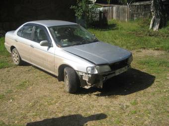 2001 Nissan Sunny Photos