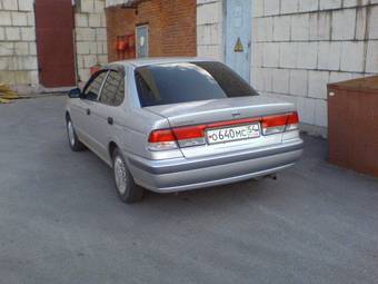 2001 Nissan Sunny Pictures