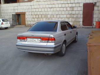 2001 Nissan Sunny Photos