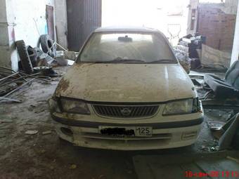 2001 Nissan Sunny Pictures