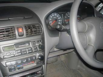 2001 Nissan Sunny Photos