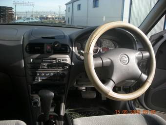 2001 Nissan Sunny Photos