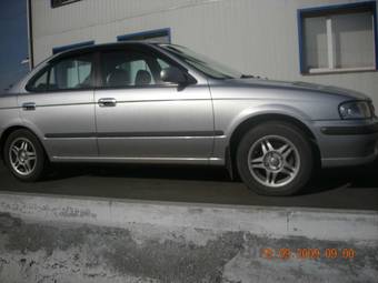 2001 Nissan Sunny Pictures