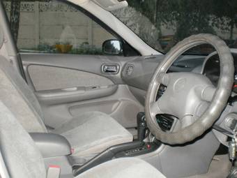 2001 Nissan Sunny Photos