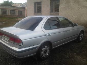 2001 Nissan Sunny Pictures