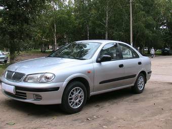 2001 Nissan Sunny Pictures