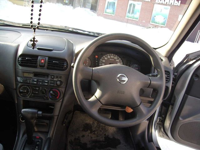 2002 Nissan Sunny