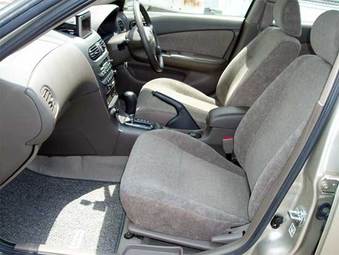 2002 Nissan Sunny Pics