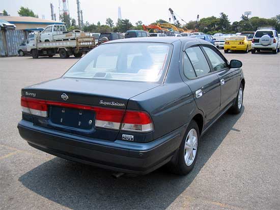 2002 Nissan Sunny Pictures