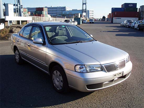 2002 Nissan Sunny Photos