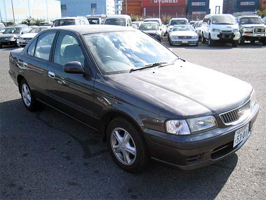 2002 Nissan Sunny Pictures