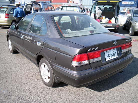 2002 Nissan Sunny Photos