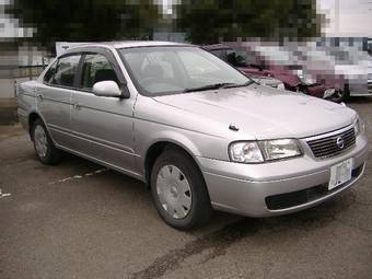 2002 Nissan Sunny Pictures