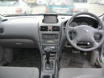 2002 Nissan Sunny Photos