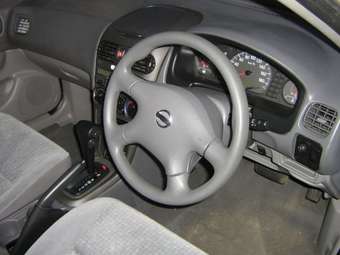 2002 Nissan Sunny Photos