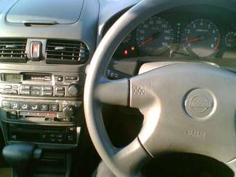 2002 Nissan Sunny Pics