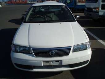 2002 Nissan Sunny Photos