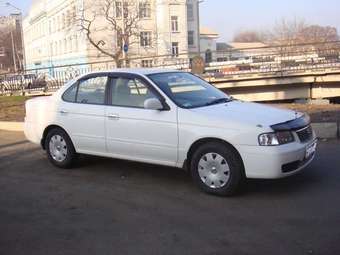 2002 Nissan Sunny Images