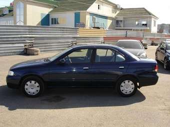 2002 Nissan Sunny Pictures