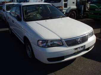 2002 Nissan Sunny Pics