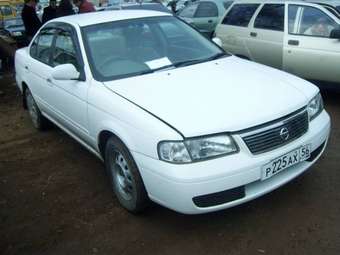 2002 Nissan Sunny Photos