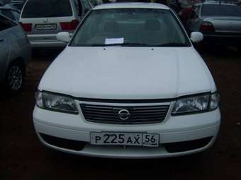 2002 Nissan Sunny Photos