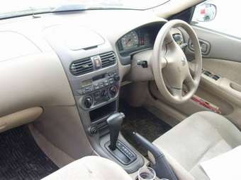 2002 Nissan Sunny Photos