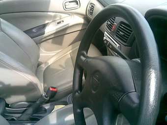 2002 Nissan Sunny Images
