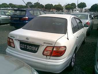 2002 Nissan Sunny Pictures