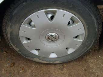 2002 Nissan Sunny Pictures